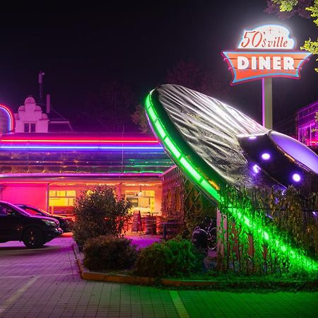 Themenhotel 50'S Ville Motel Chemnitz Exterior foto